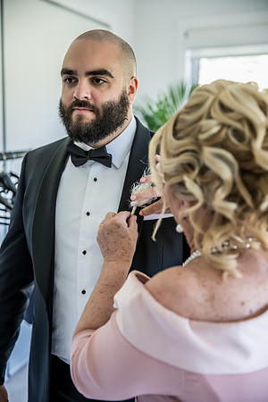 Groom B&T-136