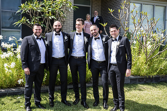 Groom B&T-176