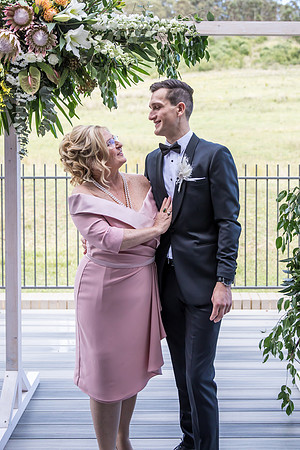 Groom B&T-166