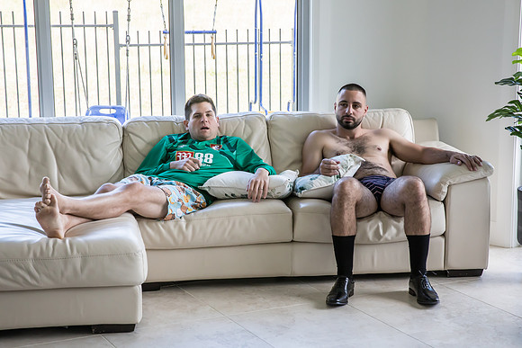 Groom B&T-33