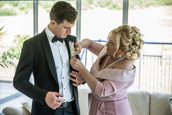 Groom B&T-128