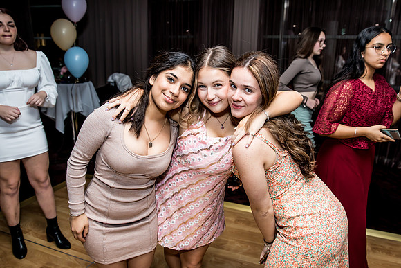 Isabella's 16th-188