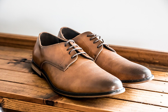 Groom L&B-42