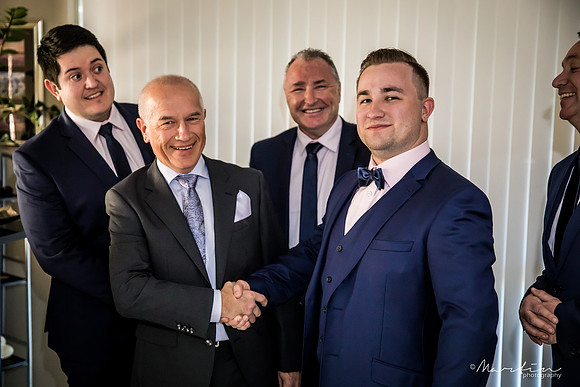 Groom L&K-104