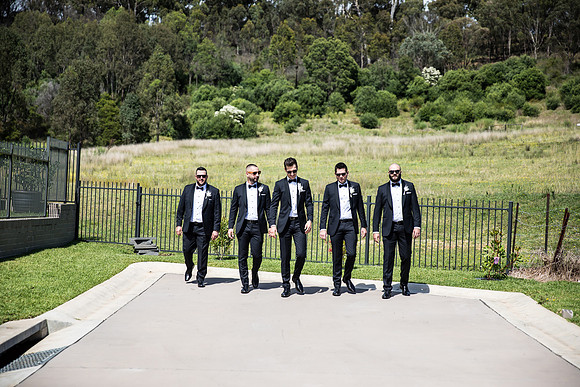 Groom B&T-184