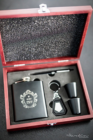 Groom L&K-21