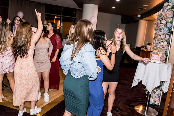 Isabella's 16th-272